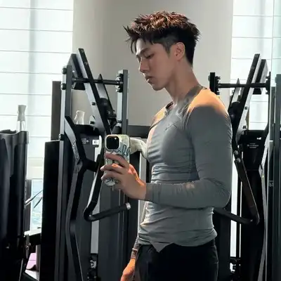 李致